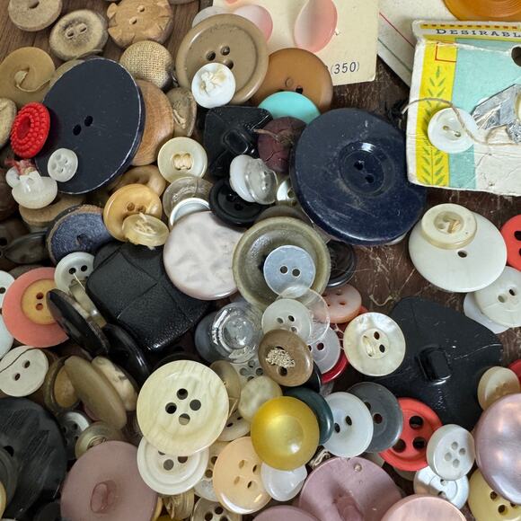 True Vintage Bakelite Celluloid Plastic Button Variety Bundle LOT 13 ounces - Picture 12 of 13